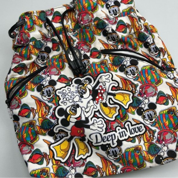 Disney Mickey & Minnie deep in love backpack main image 8